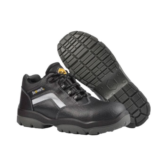 Bota cuero con punta y planta de composite antipunzon #39