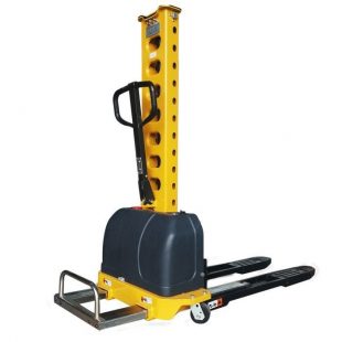 Apilador autocargable de 0.5 toneladas chl muth